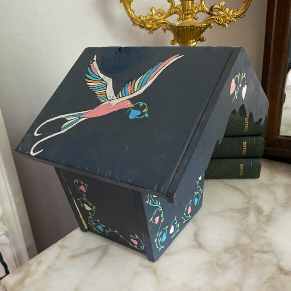 Vintage Scandinavian Dutch Style Wood Hand Painted Bird House - Picture 2 of 3